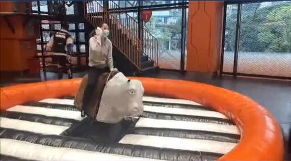 室内运动数字项目模拟网球，模拟高尔夫，攀岩，蹦床室内运动公园